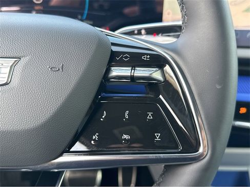 New 2026 Cadillac Optiq Luxury 1 image 30