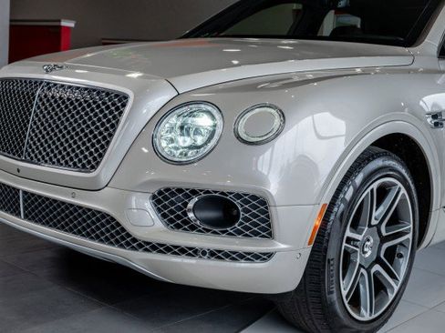 Used 2018 Bentley Bentayga image 9