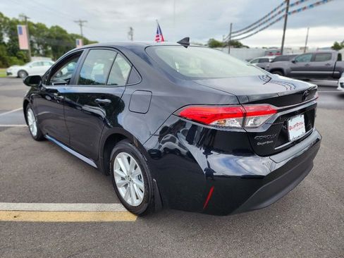 Used 2023 Toyota Corolla LE image 5