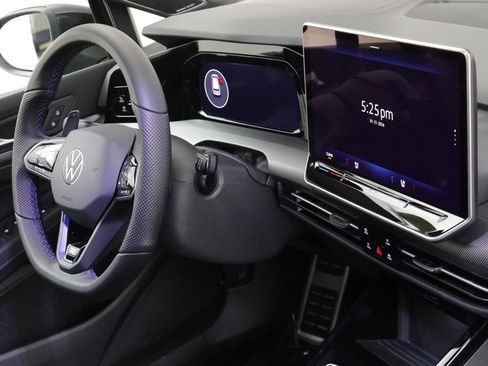 New 2026 Volkswagen Golf image 25