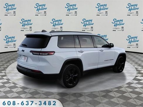 Used 2023 Jeep Grand Cherokee L Laredo image 5