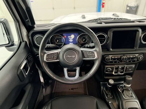 Used 2023 Jeep Wrangler Unlimited Sahara AWD/4WD image 11