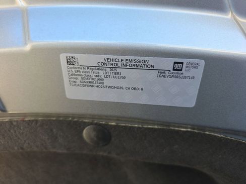 Used 2025 Chevrolet Traverse LT image 36