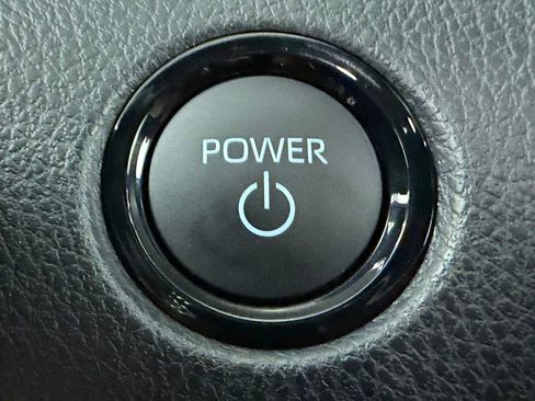 Used 2026 Toyota Camry SE FWD image 30