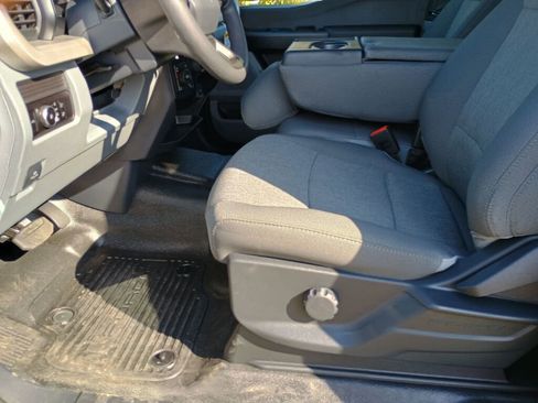 New 2026 Ford F250 XL w/ XL Chrome Package image 9