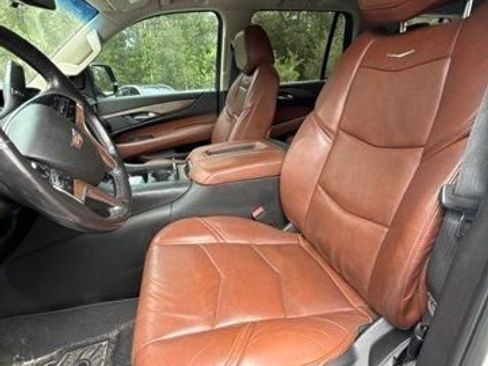 Used 2019 Cadillac Escalade Premium Luxury AWD/4WD image 16