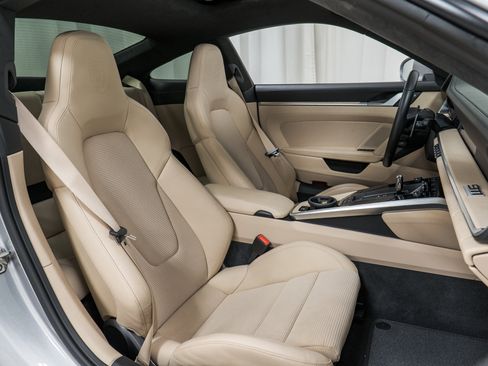 Certified 2022 Porsche 911 Turbo S image 31