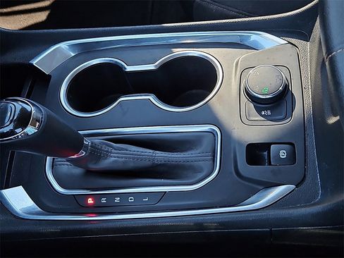 Used 2020 Chevrolet Traverse LS image 23