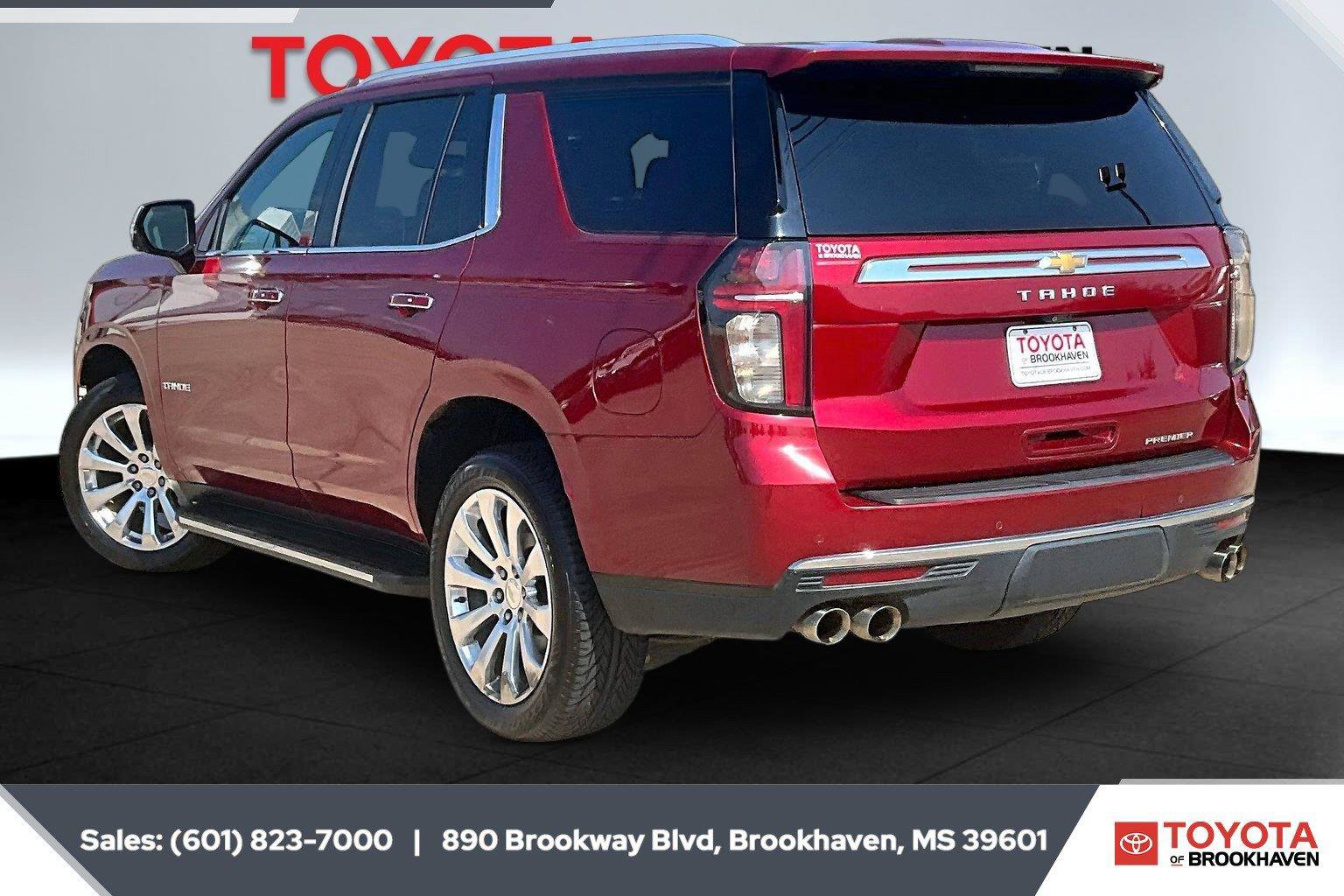 Used 2021 Chevrolet Tahoe Premier w/ Premium Package RWD image 2