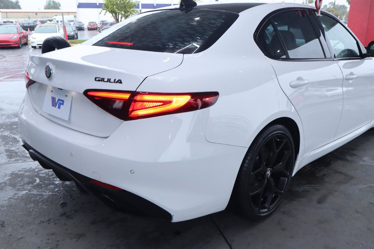 Used 2019 Alfa Romeo Giulia w/ Quick Order Package 22K Sport RWD image 7