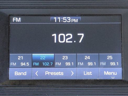 Used 2020 Hyundai Elantra SE image 25