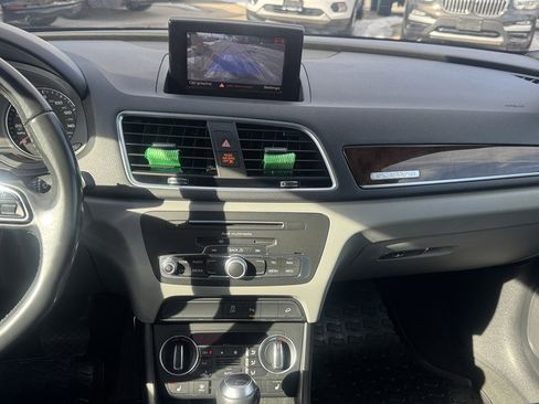 Used 2018 Audi Q3 2.0T Premium Plus w/ Premium Plus Package image 29