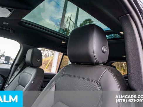 Used 2025 Land Rover Defender 110 S image 18