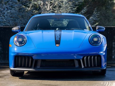 Certified 2025 Porsche 911 Carrera GTS image 8