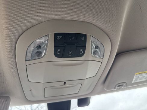 Used 2020 Chrysler Pacifica Touring-L image 28