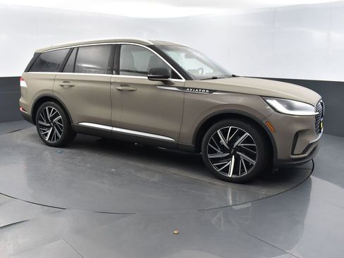 New 2025 Lincoln Aviator Reserve w/ Equipment Group 201A image 3