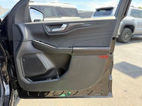 Used 2025 Ford Escape ST-Line w/ Equipment Group 301A FWD image 15