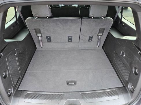 Used 2024 Chevrolet Suburban LT image 13