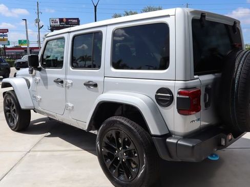 Used 2024 Jeep Wrangler Unlimited Sahara AWD/4WD image 6
