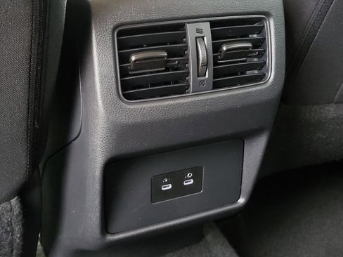 Used 2024 Nissan Rogue SV AWD/4WD image 18