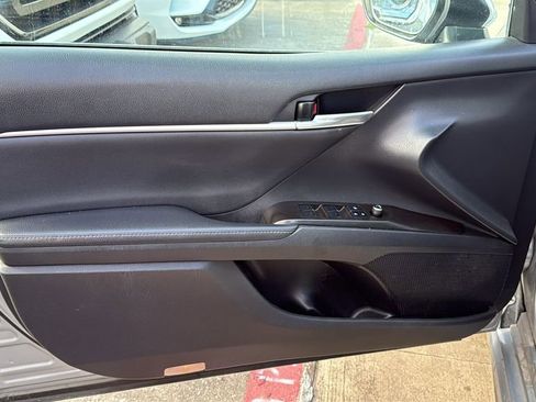 Used 2022 Toyota Camry XSE image 5