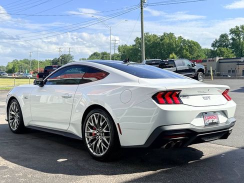 Used 2024 Ford Mustang GT Premium RWD image 5