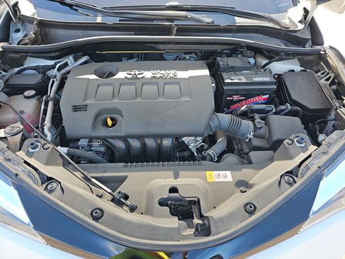 Used 2021 Toyota C-HR LE FWD image 9