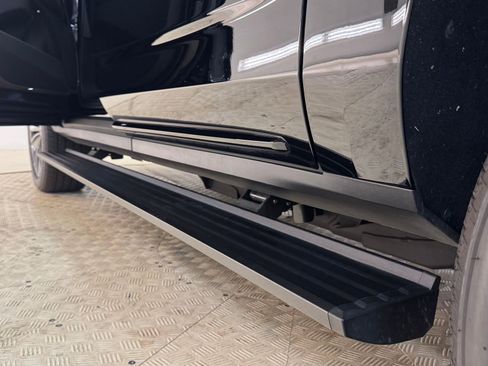 Certified 2025 Cadillac Escalade ESV Sport image 50