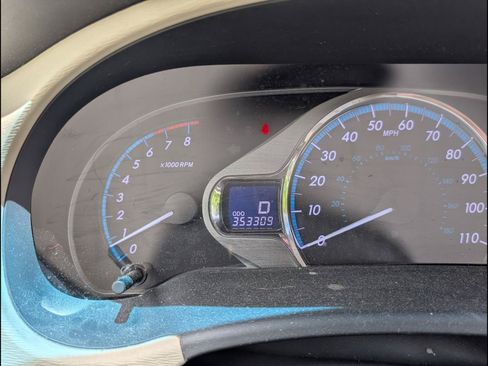 Used 2011 Toyota Sienna XLE w/ Entertainment Pkg FWD image 10
