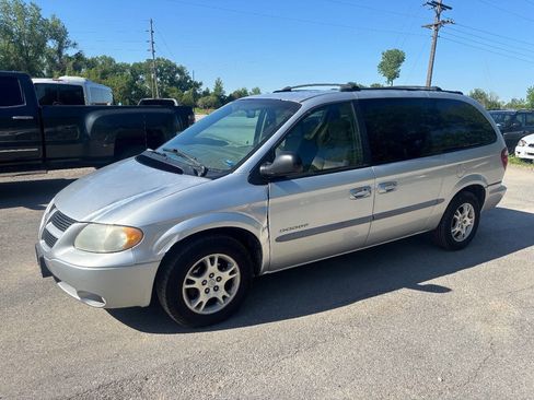 Used 2001 Dodge Grand Caravan Sport image 3