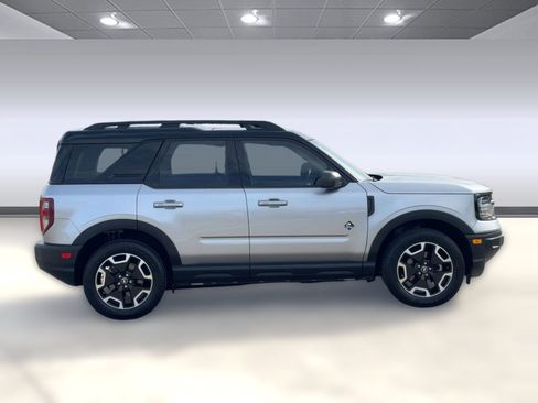 Used 2023 Ford Bronco Sport Outer Banks w/ Tech Package image 7