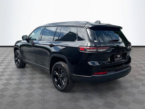 Used 2025 Jeep Grand Cherokee L Limited w/ Black Appearance Package RWD image 5