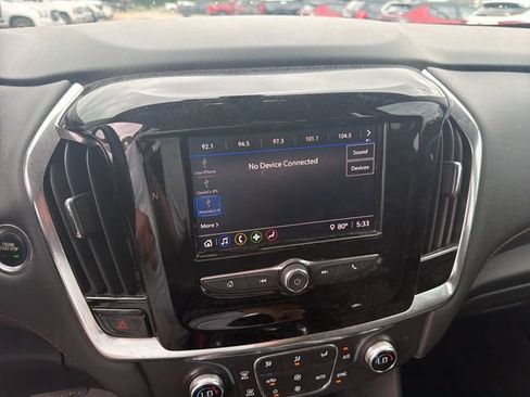 Used 2021 Chevrolet Traverse LS FWD image 11