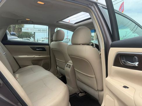 Used 2013 Nissan Altima 2.5 SL w/ 2.5 Moonroof Pkg FWD image 12