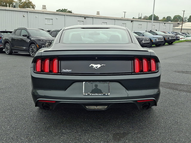 Used 2016 Ford Mustang Coupe RWD image 4