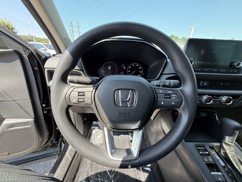 Used 2025 Honda CR-V EX image 18