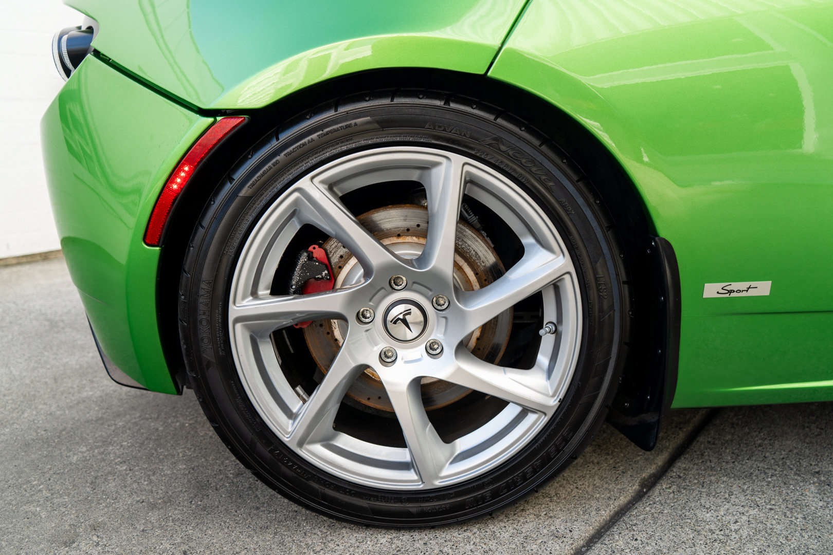 Used 2011 Tesla Roadster Sport RWD image 10