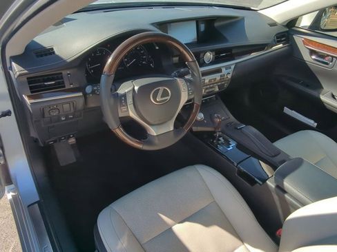Used 2014 Lexus ES 350 w/ Luxury Package image 9