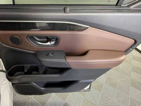 Used 2025 Honda Pilot Elite image 44