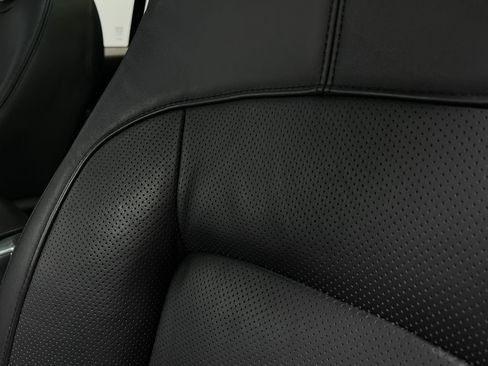 Used 2018 Land Rover Range Rover HSE image 19