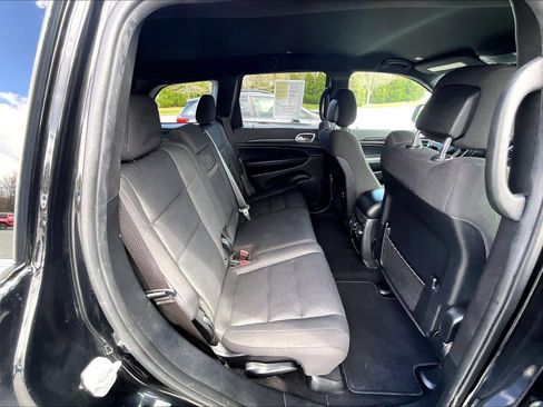 Used 2020 Jeep Grand Cherokee Laredo image 16