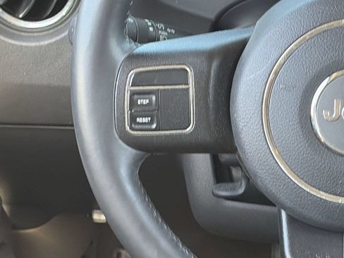 Used 2016 Jeep Patriot High Altitude FWD image 22