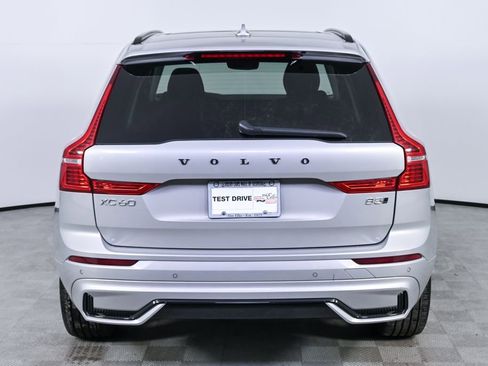 Certified 2025 Volvo XC60 B5 Plus image 30