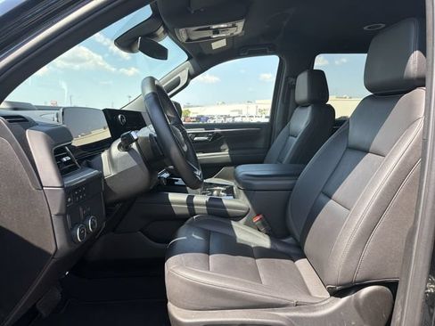 Used 2025 Chevrolet Tahoe LT RWD image 9