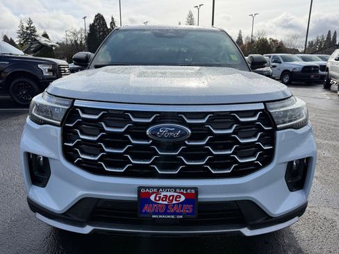 Used 2025 Ford Explorer Platinum w/ LUX Leather Package image 15