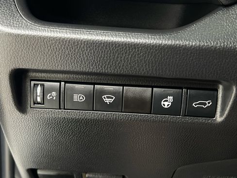 Used 2022 Toyota RAV4 XLE Premium image 38