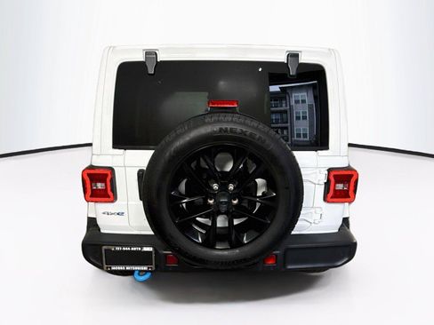 Used 2024 Jeep Wrangler Unlimited Sahara w/ Technology Group AWD/4WD image 4