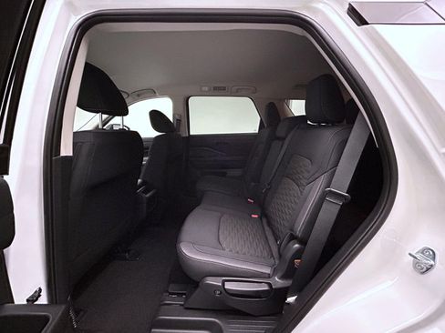 Used 2025 Nissan Pathfinder S AWD/4WD image 19