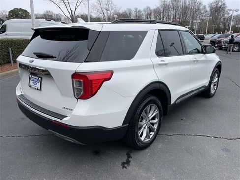 Used 2023 Ford Explorer XLT w/ Equipment Group 202A image 6