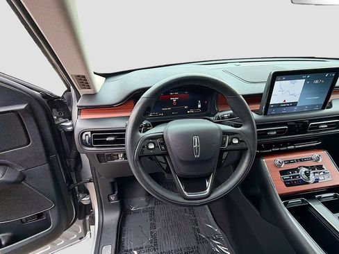 Used 2024 Lincoln Aviator Reserve w/ Jet Package AWD/4WD image 11